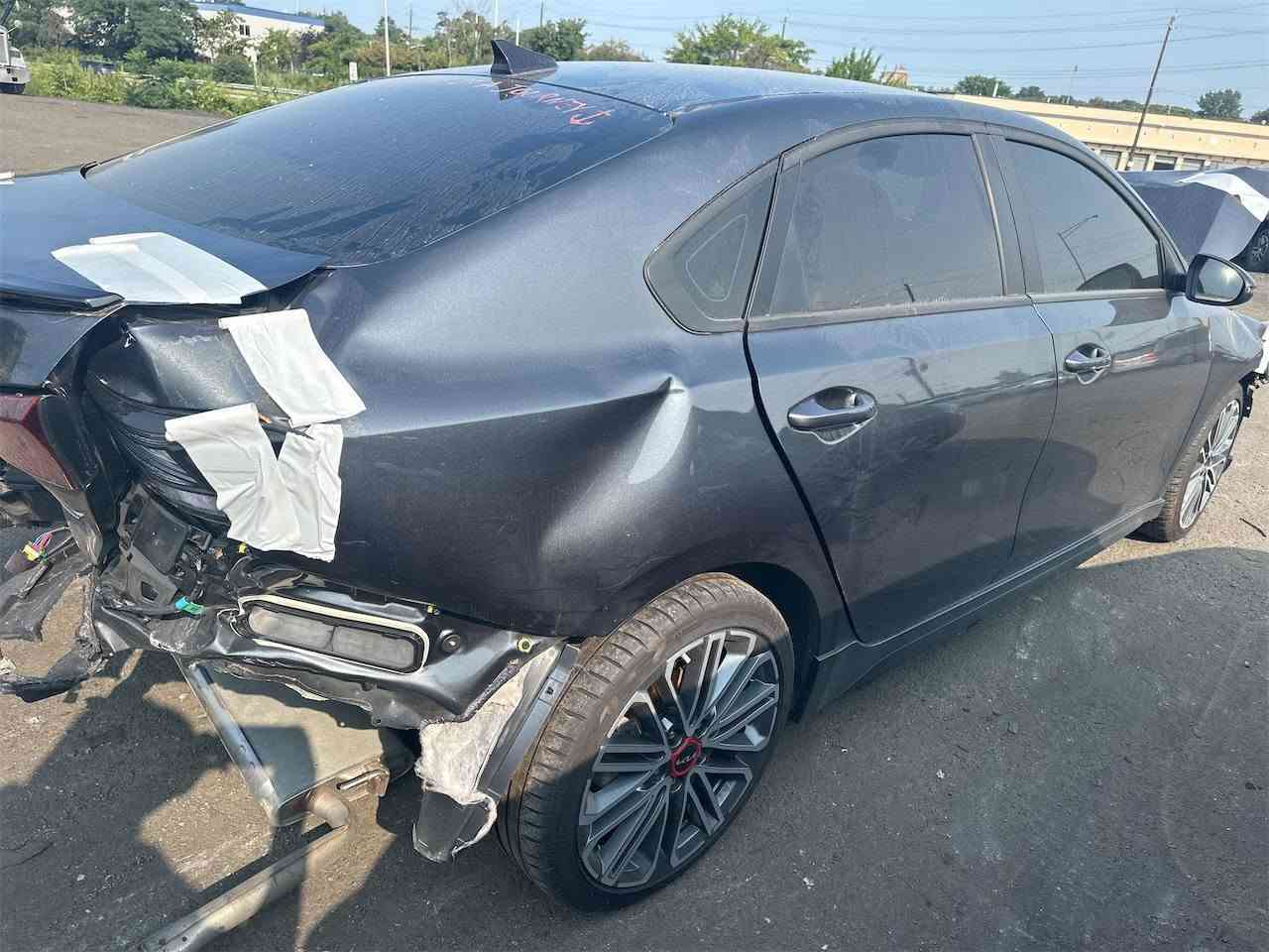 السلام عليكم
للبيع
كيا فورتي جيتي ٢٠٢٣ كير عادي
محرك ١٦٠٠ تيربو
فول مواصفات
تشغيل بصمه
دخول ذكي
كامرات حساسات
رادار مثبت سرعه
قياده ذاتيه
منفيس بسمي
السياره على حادثه
٧٠ بلميه غراض السياره
موجوده
ماشيه ١٨ الف
السعر ١٠٨ وبيه مجال
مكاني الزعفرانيه
الاتصال على الرقم
***********
