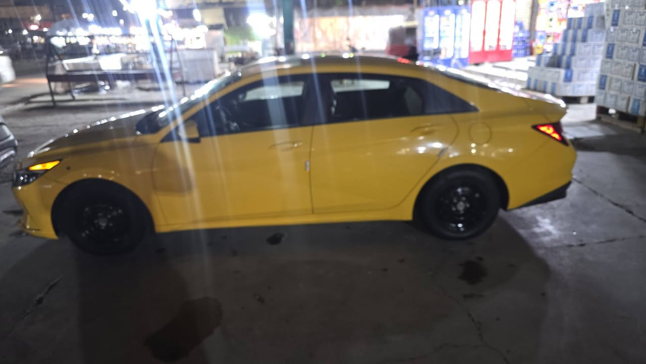 بيع او مراوس حسب قناعه 

فول فول للخير عده فتحه

بغداد بسمي 

مكينه كير كفاله 

جملغ وباب نفس لون 

ليبل واحد 

رقم بغداد 

مكان سياره بغداد 

***********
