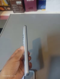 للبيع صار لي اسبوعين من اخذته هسه اريد ابيعه اسم التلفونTECNO SPARK 40...