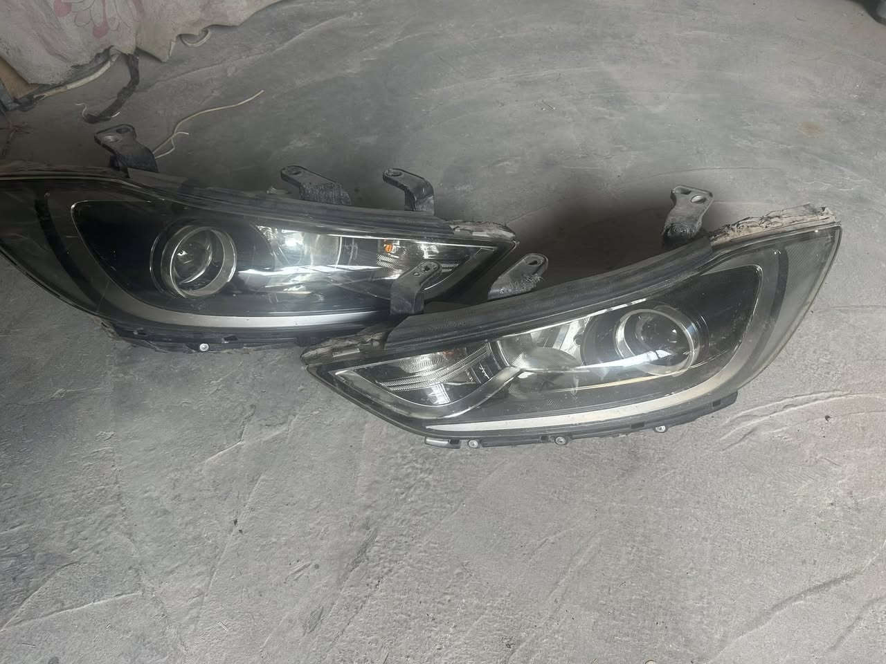 زوج مازدات الانترا خليجي للبيع وبك لايت خليجي صفحه السايق اي استسفار اتصل وتدلل ***********
