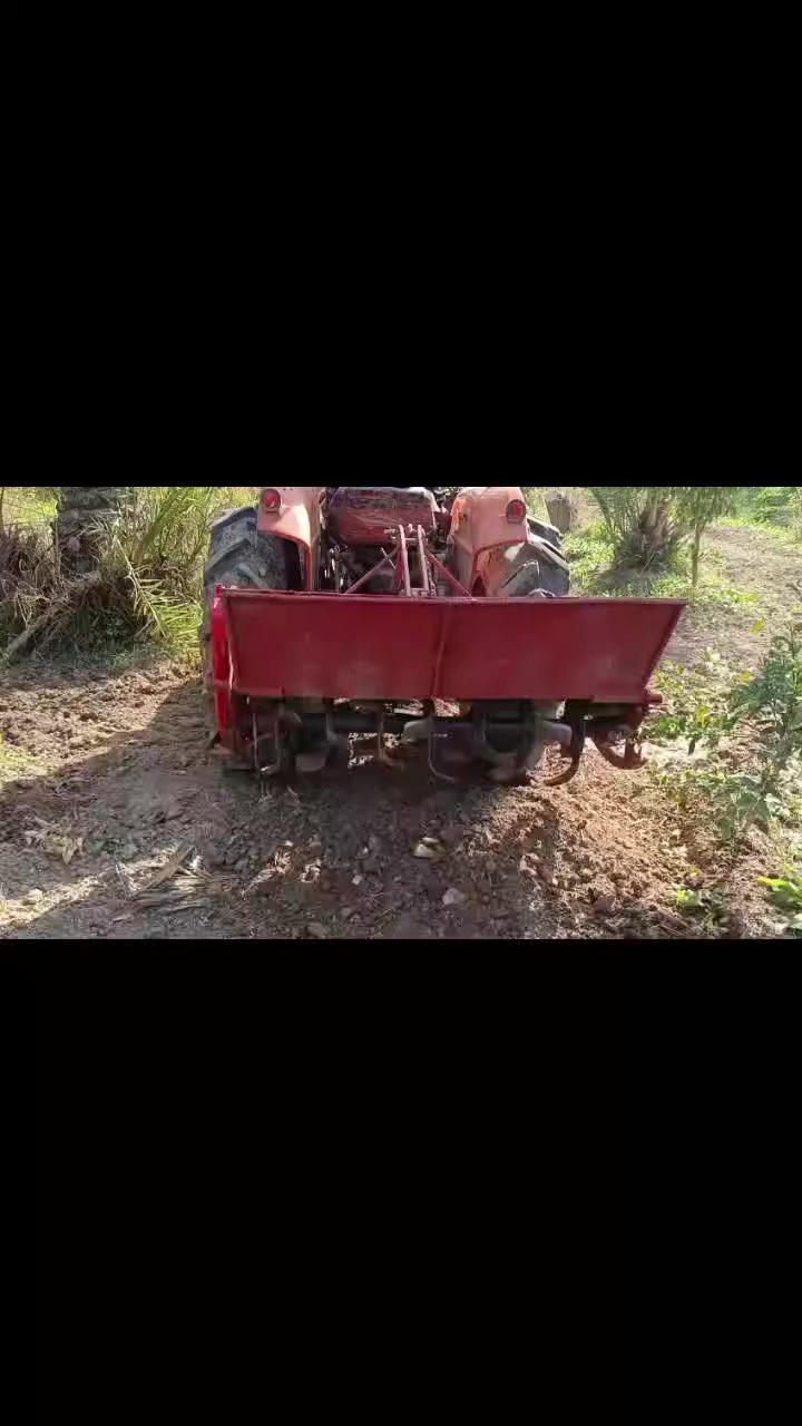 السلام عليكم للبيع رفاسه ينمرياباني تشتغل على جميع المكائن الزراعية من حجم 16الى حجم 35مكاني بغداد الاتصال على الرقم ***********
