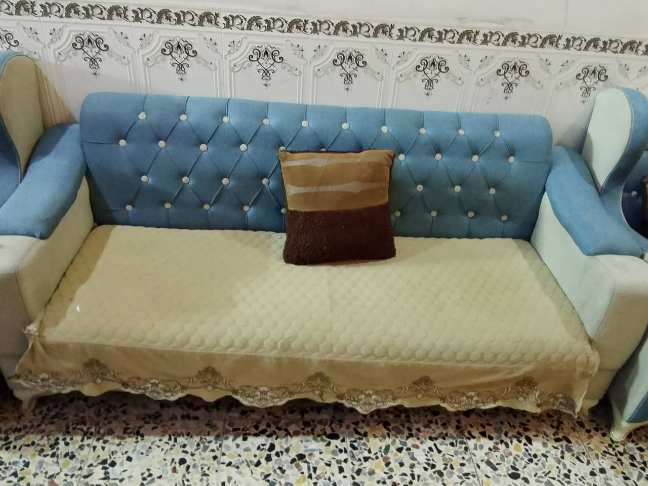 السلام عليكم تخم لبيع اصلي مو سوكي مع سيت طبلات السعر 750 بي مجال نظيف كلش مكان بغداد الكماليه ***********
