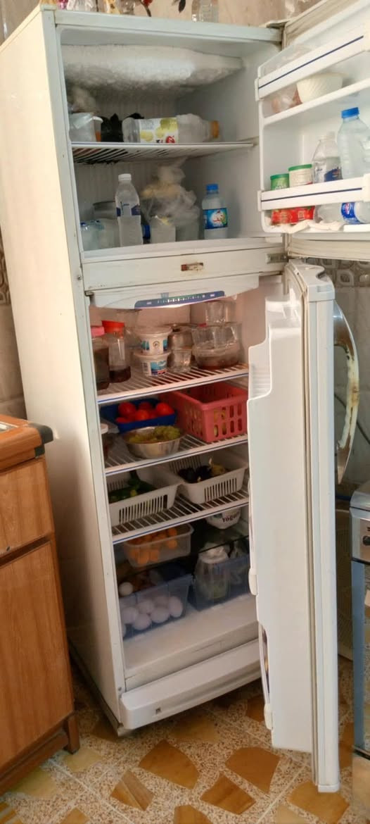 للبيع ثلاجه نظيفه حيل وشغاله ومحافير  الاستفسار على رقم 
***********
