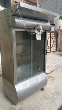 من رخصة الادمن شوايه دجاج للبيع مستعمله 6شياش  شرط شغاله تفحصها وتروح ...