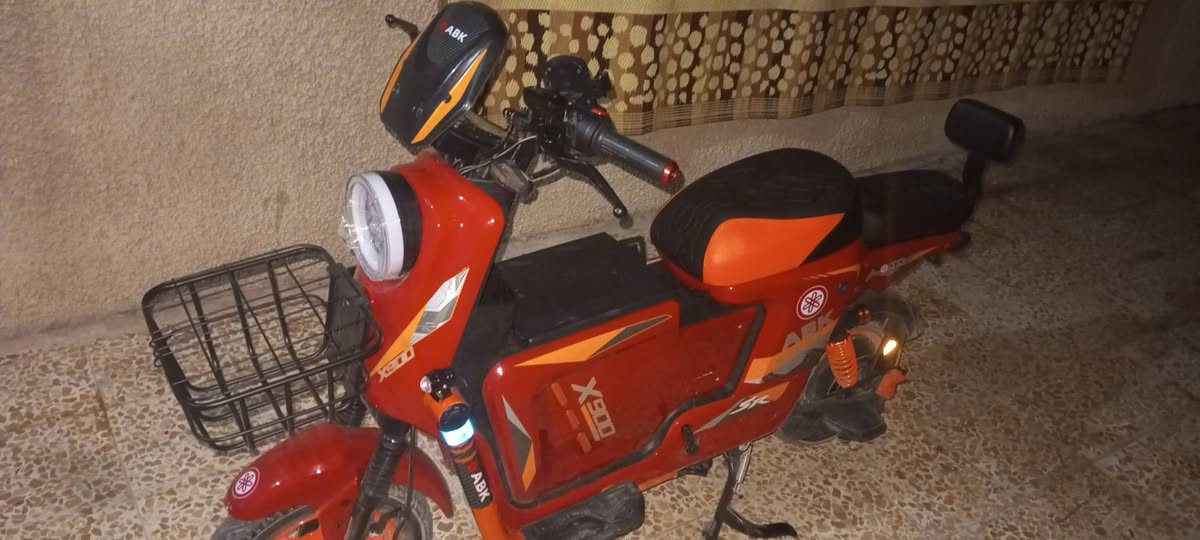 السلام عليكم دراجه شحن اكس 900للبيع الدراجه جديده كلشي جديد السعر خاص الاتصال بس واتساب  الرقم/***********
