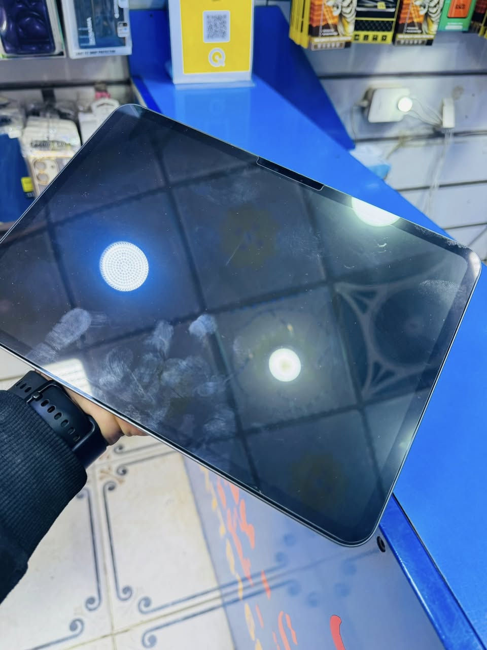 #للبيع
‏iPad { pro 11inch }❇️
 _________________
❇️ ذاكرة:(256) 
❇️مستخدم (بحالة ممتازة) 
❇️المعالج M4
❇️بطارية:-91
❇️عدد الدورات:- 243 فقط
_______________________
❇️ملحقات الجهاز: شاحنة كاملة + كارتون 
❇️الجهاز محدث آخر تحديث 
______________________________
اي استفسار خاص او الاتصال :- 
❇️العنوان :صلاح الدين-قضاء بلد
             {***********}
او التواصل على الواتساب من خلال الرابط :- 

https://api.whatsapp.com/send/?phone=9647771588622&text&type=phone_number&app_absent=0&wame_ctl=1
