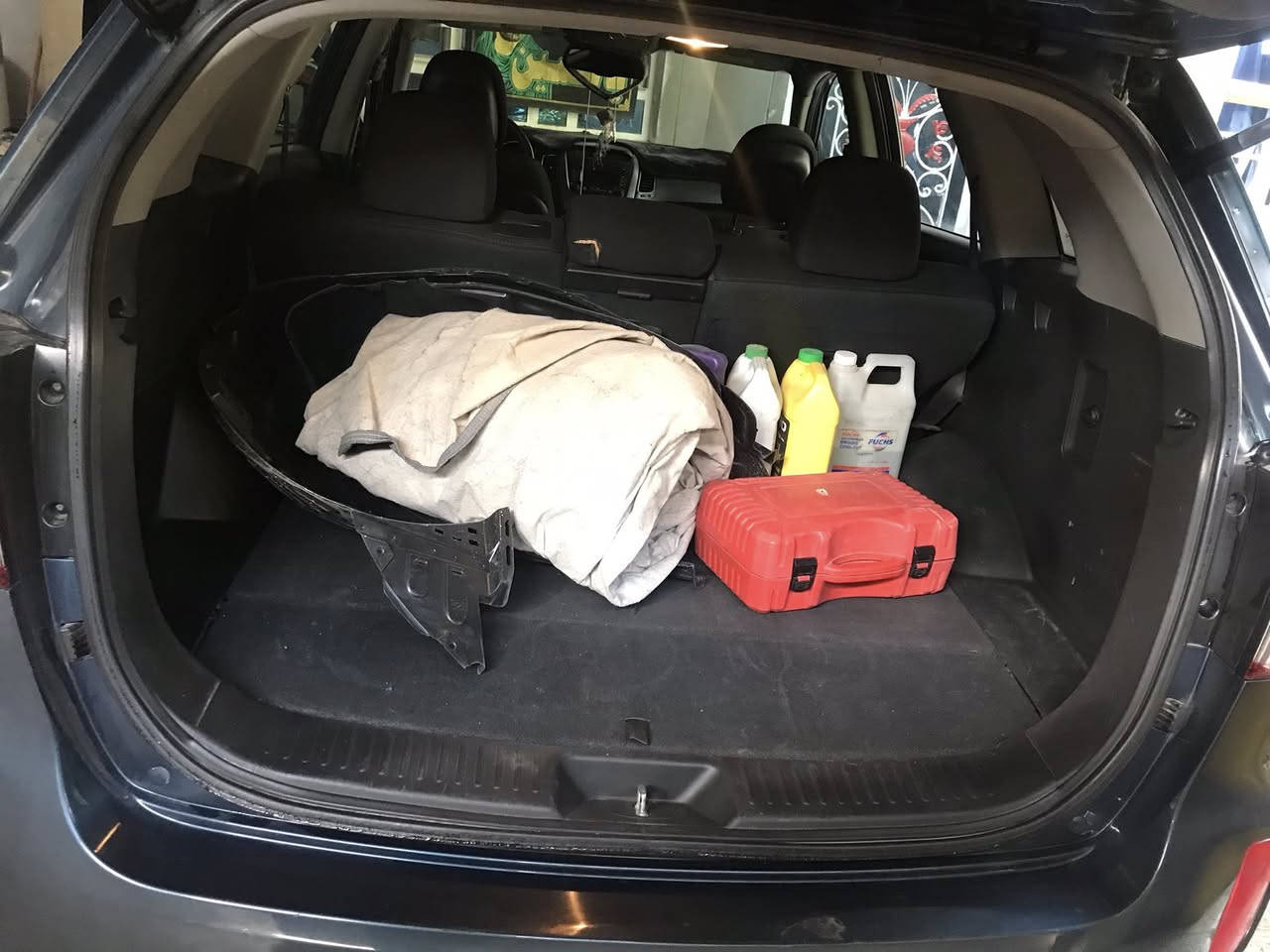 السلام عليكم 
كيا سورنتو ٢٠١٤ GDI خمسه راكب 
حادث هلال البنيد مع الچاملغ الايسر 
السعر ١٤٠ 
مكان بابل 
***********
