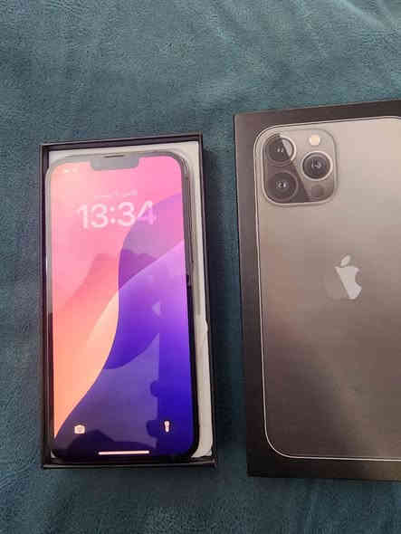 ايفون 13 برو ماكس سعره 700 مجاله بصيط مبدله شاشه او كامره جهاز نضيف ***********
