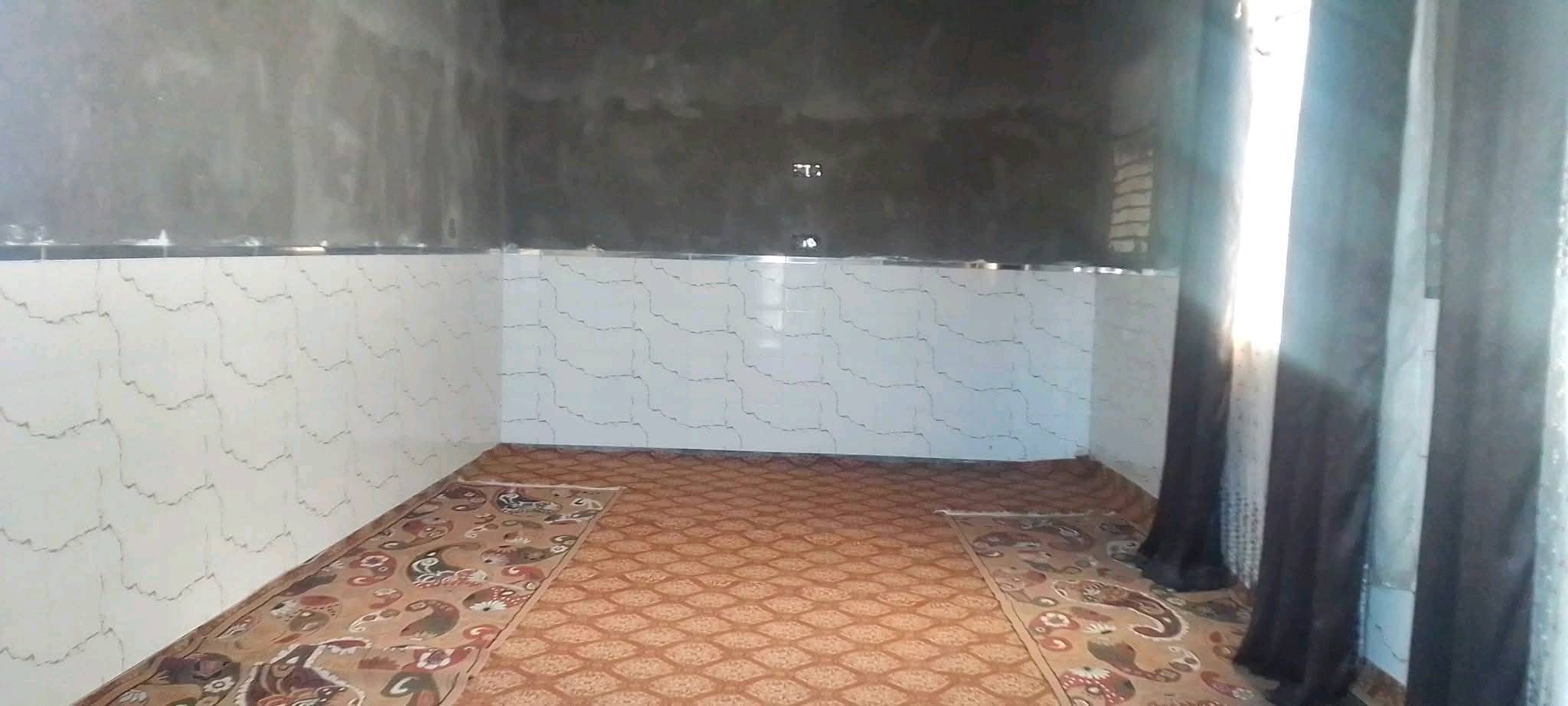السلام عليكم بيت زراعي بالوركاء بمركز القضاء بحي الزهراء مساحتة 300 السعر تعال خاص وبي طابق ثاني كامل منها الوجهيه+ السعر ب 60 وبيها مجال اطيحلك