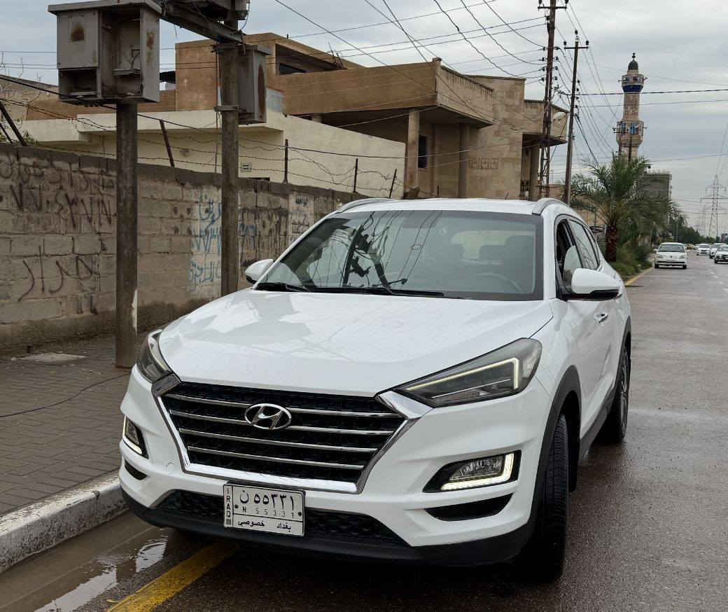 هونداي توسان2019
سيارة جديدة بمعنى الكلمة 
ماشية 104 فقط 
فقط مكان صغير فوق الرقم الخلفي صبغ والباقي كفالة 
فول ماعدا البانوراما 
مواصفات 
لد امامي 

لايت متحرك مع الأستيرن

لد خلفي 

هاند بريك بالرجل  .

بصمه تشغيل عدد٢

السيارة بصمة  ابواب

الكراسي الامامية كهربائية💺

شاشة كاربلي اصل

رادار امامي 🛰️

تحكم كروز قياده

٣ وضعيات قياده

 دكمة تحكم بالحساسات الامامية والخلفية بلادية

 يدات نيكل

اناره وترحيب

مري شفط واشاير بلمري

 اريل نفكيشن

 تبريد قطعتين

 فول تحكم ستيرن وغيرها .
مكان السيارة 
بغداد 
السيدية
***********
