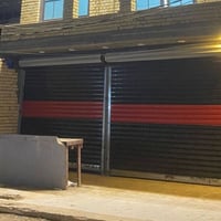 محالان غير منفصلان حالياً للإيجار تريد واحد نفصلة الك تريدهن اثنينهن ج...