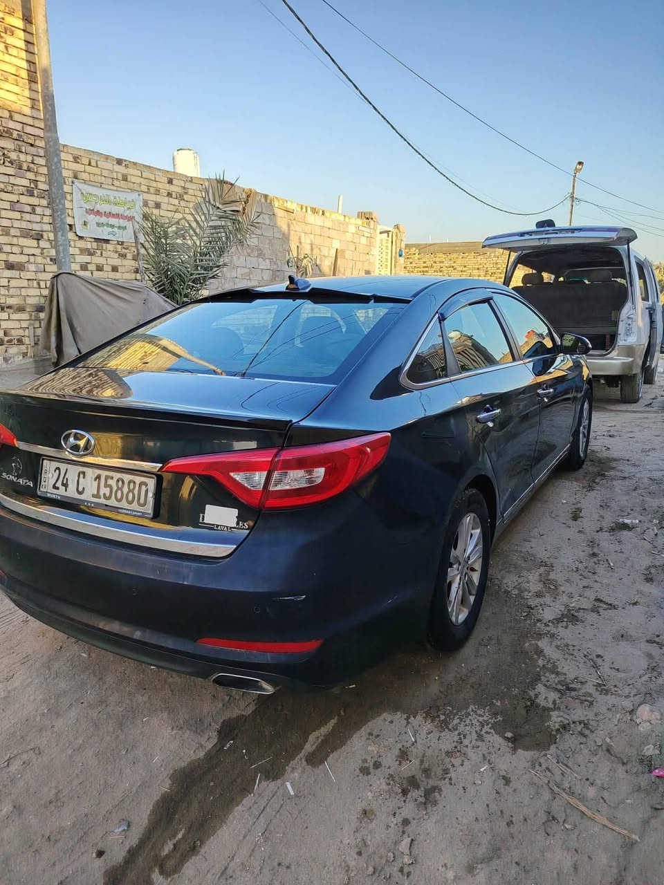 سوناته 
مديل 16 وارد امريكي  رقم انكليزي سنويه لل30 
حادثهه جاملغ امامي وبنيد بدون دواخل 
مواصفات معروفه فول بصمه 
مكينه كير حداديه تخم تاير تبريد تدفئه كلهه جاهزه 
السعر 108 وبيه مجال حق الجيه مكاني نجف عباسيه اتصال فقط مكلف بلنشر ***********
