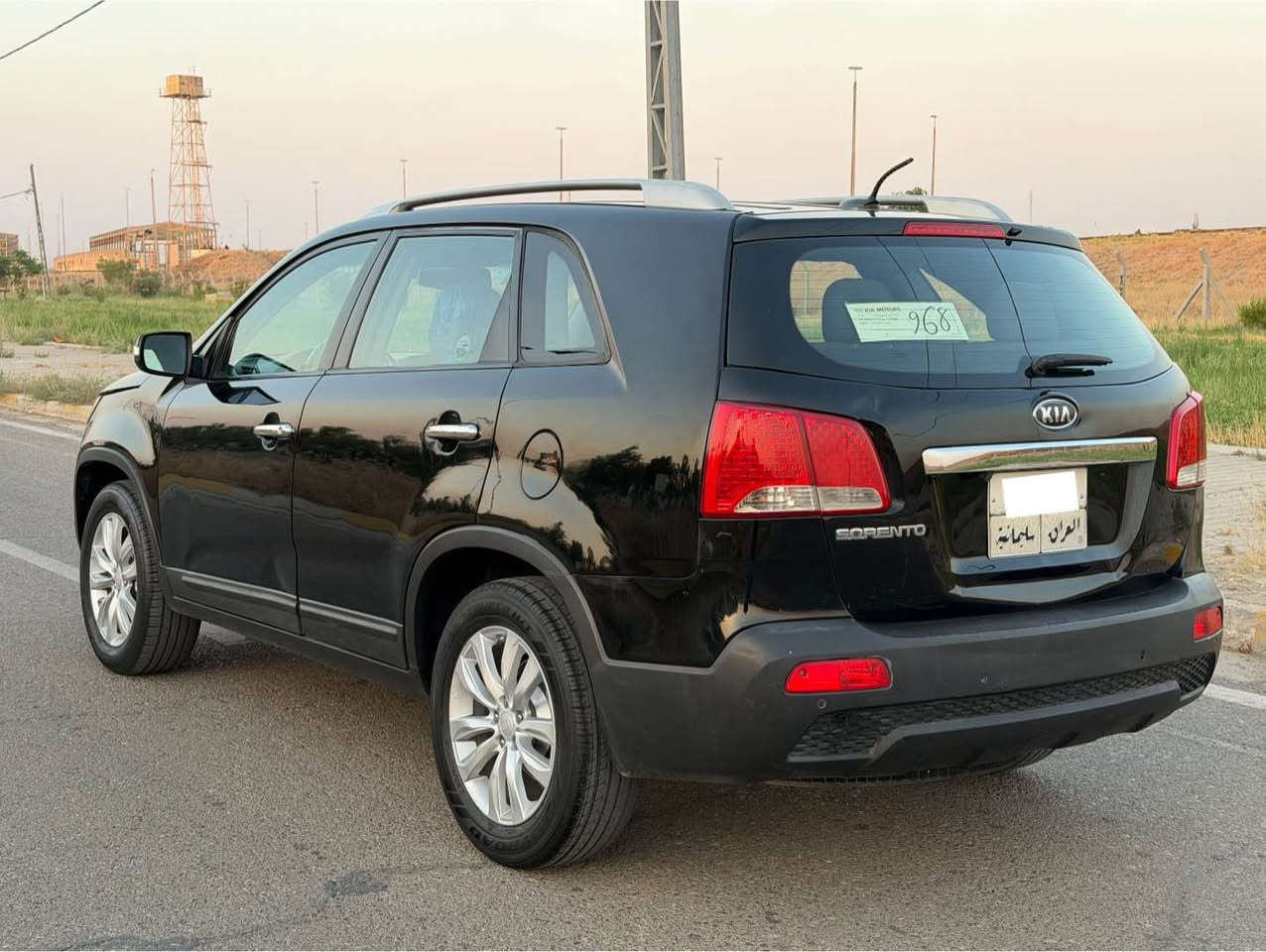 Hyundai Sorento
*********** ***********
موديل ٢٠١١ لون اسود رقم سليمانيه 
گير محرك شرط لأ صرف ولا بخار مامفتوح
حجم محرك ٦ سلندر (٣٥٠٠)
مواصفات ويل كروم اشارات بل مرايه تحكم ستيرن طرفين نظام Eco تقليل صرف الوقود نظام Abs شاشه كاميره 3 مقاعد تبريد مركزي وباقي مواصفات معروفه 
صدر امامي خلفي جديد كهربائيات كل شغال تبريد شغال 
صبغ 4 قطع شرط بدون دواخل بدون ارباك 
سعر...(١١٤$) وبي مجال بصيط
مكان سياره كركوك📍 كركوك, العراق
