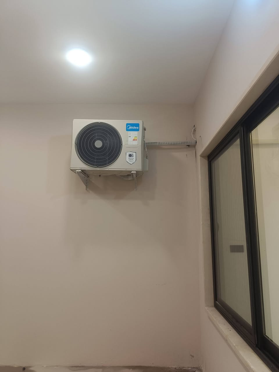 بفضل الله وحمدة تم تجهيز وتركيب سبالت ميديا تكييف من قبل كادر ورشة البشير لتدفئة  والتبريد العمل في الموصل تحياتي لجميع ***********
