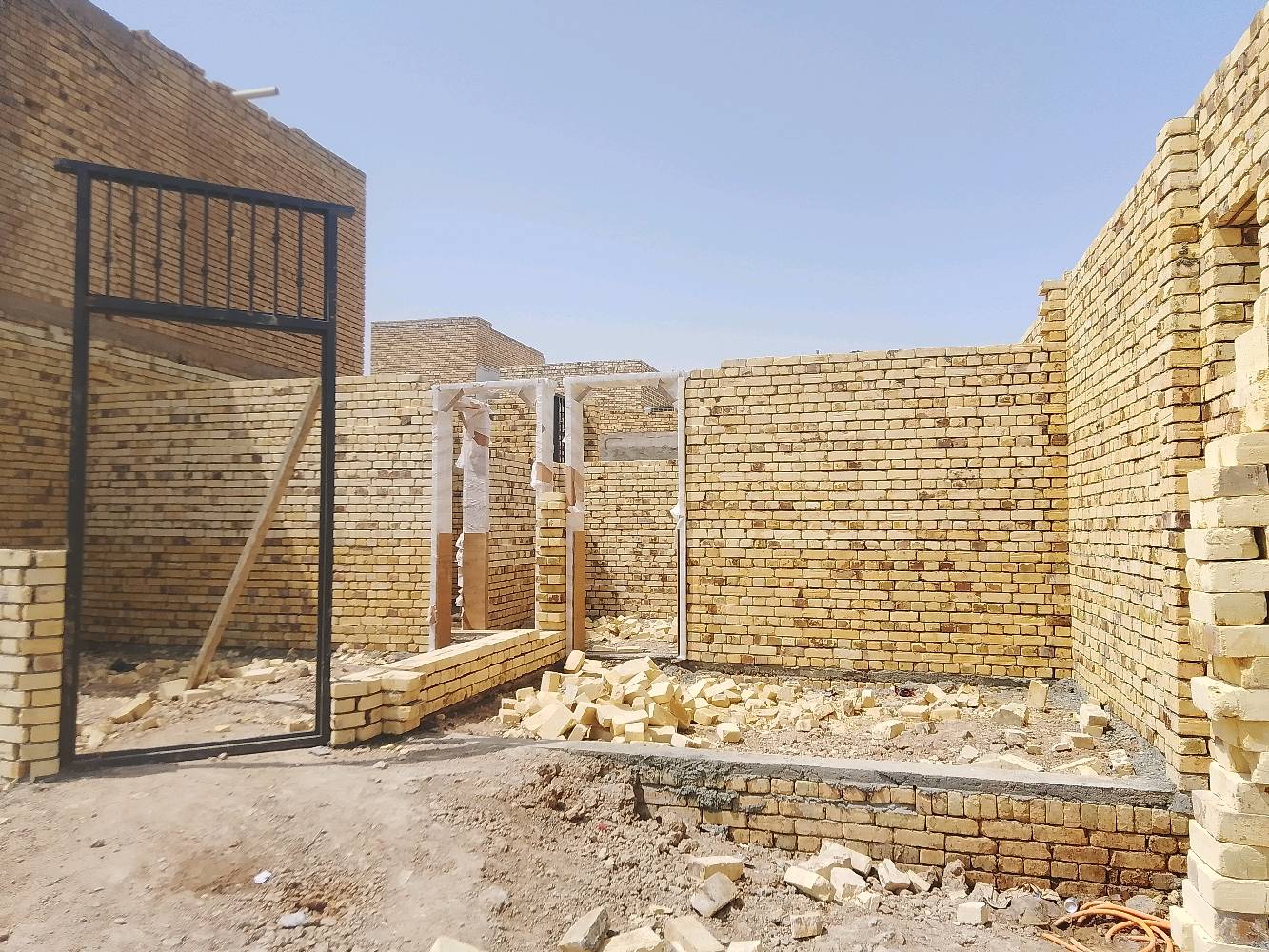خلفه بناء متفرغ حاليا للتواصل عبر الواتس اب ***********