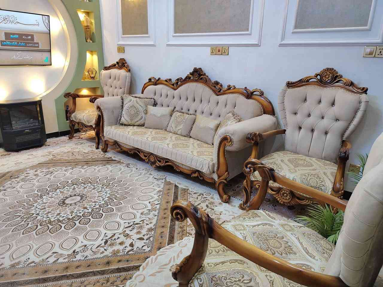 تخم زان ملكي تركي كلش نضيف 10 مقاعد العنوان مدينه الصدر للاستفسار خاص او الاتصال على الرقم ***********
