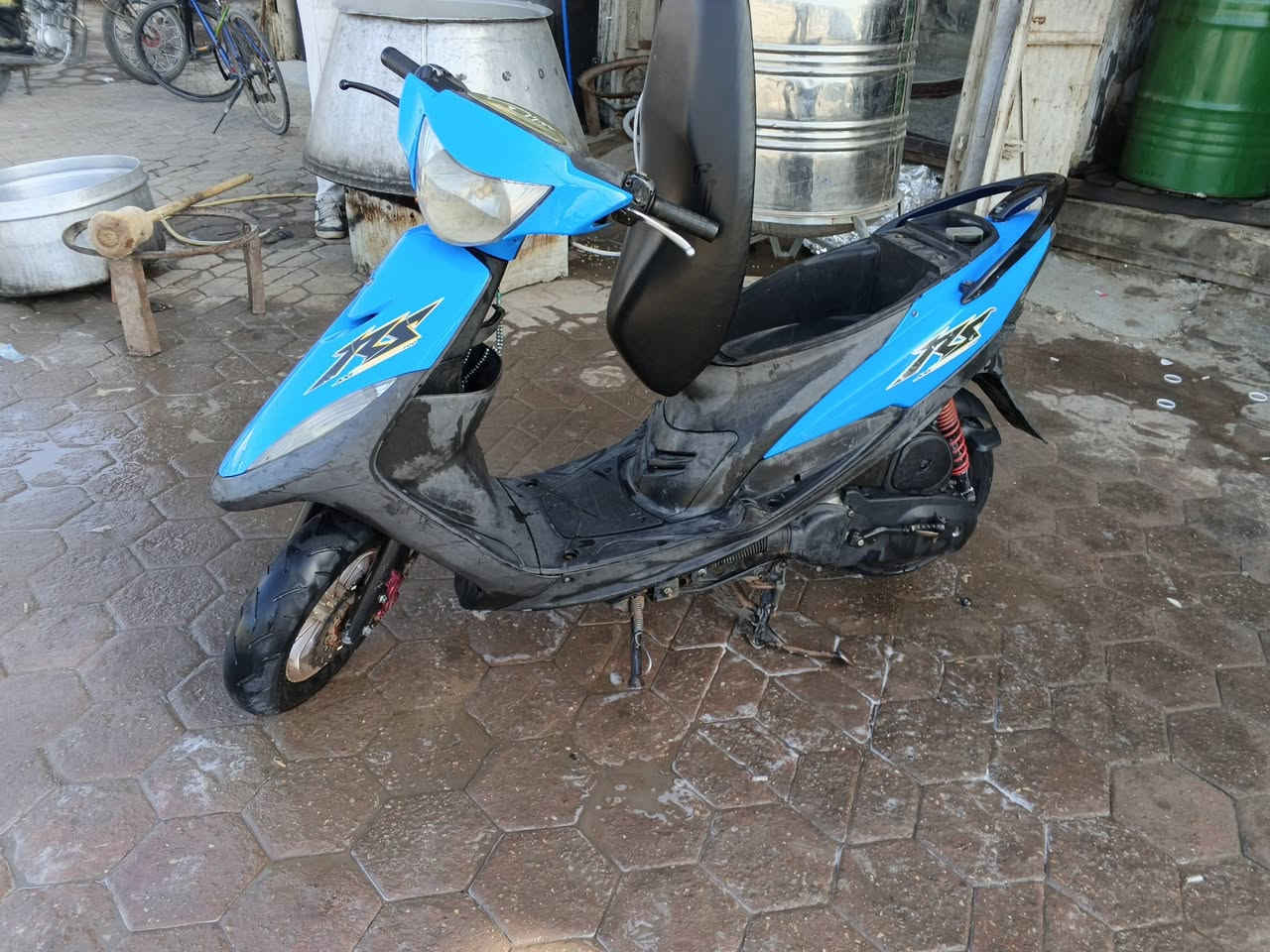 السلام عليكم دراجة ماكس عدله للبيع الدراجه كامله خير من الله كهربائية كلها شغاله نكره سلف هندر شغال الدراجه كامله السعر 550وبيها مجال حك الجيه العنوان محموديه هاذا الرقم  ***********
