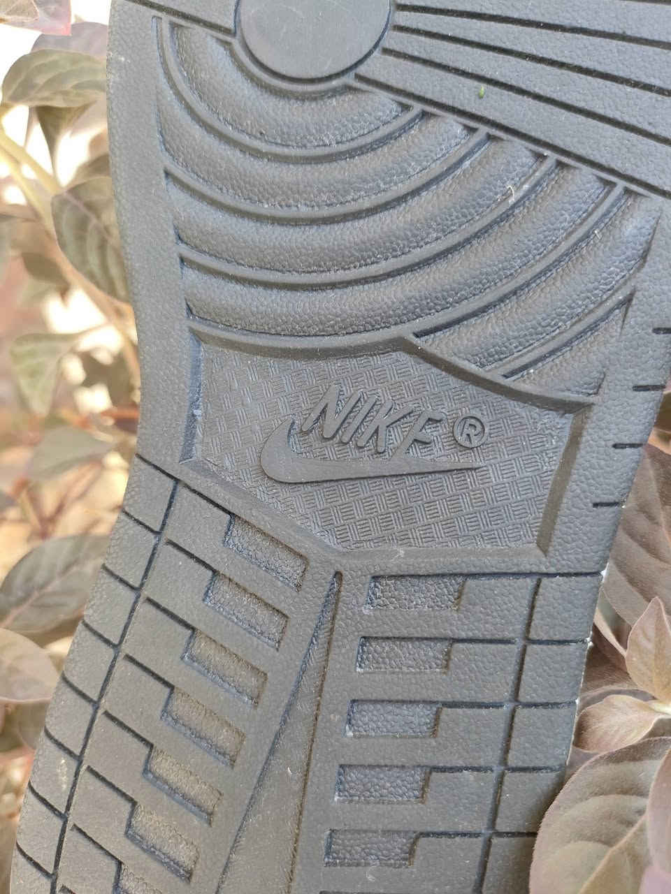 حذاء علامة Nike فيتنامي حجم ٣٧ نظيف جداً السعر ١٥ ألف قابل للتفاوض 
رقم الموبايل *********** واتساب موجود
