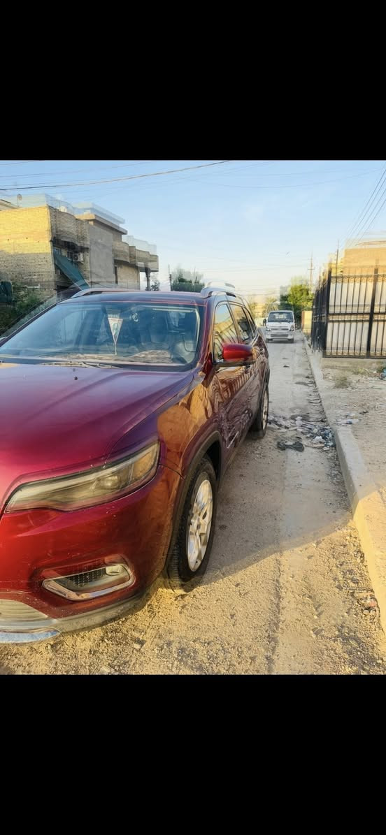 السلام عليكم
جيب شيروكي (بزون ) موديل 2020 للبيع

4 سلندر 2400 

122الف كيلو 

المواصفات فوووول للأخير : عده البانوراما

* لون مميز  ماروني 

* مقاعد جلد لون اسود 

* بصمة تشغيل وبصمة باب

* لد نهاري + زينون + بلوجكتر 

* حساسات خلفية 

* توقف اوتماتيك قبل الاصطدام ( مستشعر وقوف )

* كاميرا خلفية 

* رادار جانبي

* تنبية النقطة العمياء 

* مثبت السرعة

*شاشة عرض ووسائط لمس

* نضام المفتاح الذكي

* مقعد سائق كهرباء

* جام فول اوتو

* هندبريك بصمة

*مانع انزلاق

* اشاير بالمري

* فول تحكم مقود

* مدخل usb و aux وربط بلوتوث وكاربلير

*حساسات ضغط الاطار

* حساسات جودة الدهن

* رقم بغداد  دولي تحويل ثاني يوم 

* ضرر بجم جاملغ مكاني بغداد السعر 132للستفسار ***********
