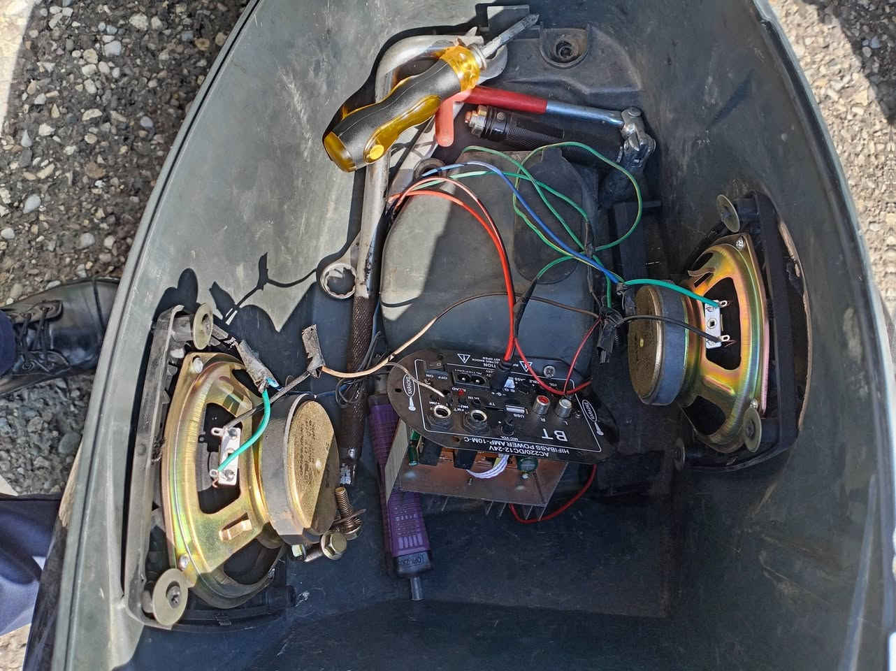 بريز نضيفه جدا ولا فتحوح بيهة برغي ارح بيهة لدوام ورجع وبيه دمام كامل ملاحضه الدراجه لطشت عندي بل طريق ابيعهة ع وضعهة قفل ٢٥٠ مكان الدراجه مدينه سندباد عفتهة بل دوام رقمي ***********
