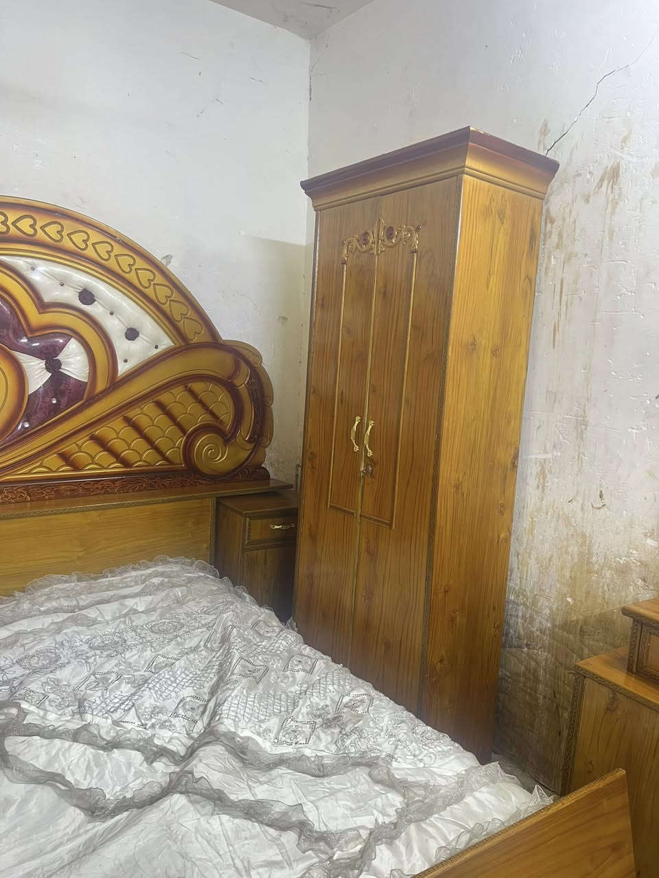 غرفه أخشاب مستعمله للبيع 5ابواب ملحق مديل نفخ مقوس الزاويه كنتوريه ضهر جرجوبه براغي اخت الجديده استعمال قليل السعر 700بغداد الاتصال ***********متواجد واتساب اكو توصيل بكروه 🚚
