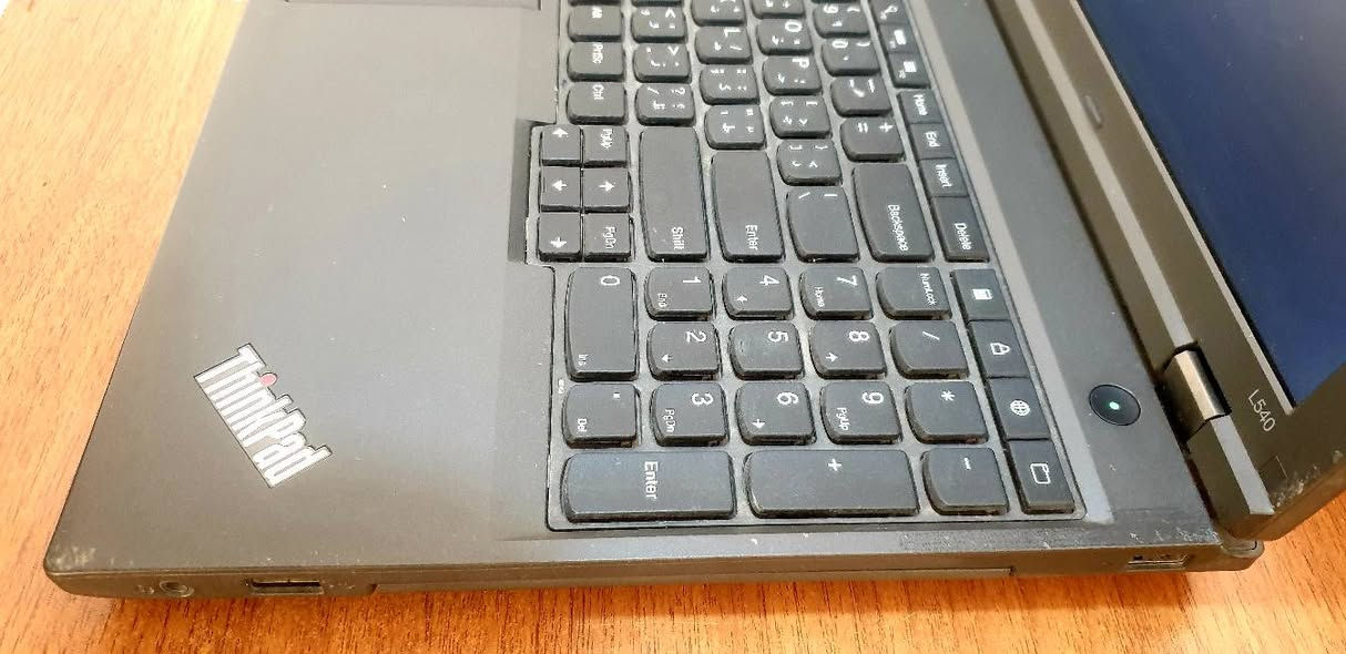 Lenovo core i5 الجيل الرابع 
الرام 4G الهارد 500G 
ججم الشاشة 15.6 
البطارية اكثر من ساعتين
السعر ١٢٥ الف المكان بعقوبة


**إذا كنت صاحب هذا الإعلان وتريد حذفه لأي سبب، رجاءا أرسل رسالة إلى الدعم الفني**