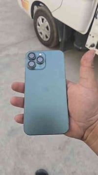 ايفون 13pro max جهاز حلو نضافه 90% مكفول من كلشي  فقط مبدل شاشه وبطاري...