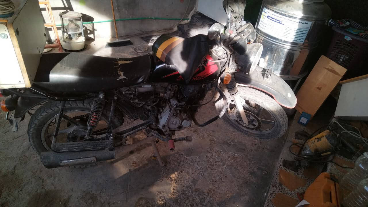 السلام عليكم دراجه بوكسر جبلي للبيع
شغاله  ٥ كير  أوراق استنساخ عندي سعر ٨٠٠ وبيها مجال ***********  ***********
