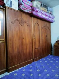 ورحمة الله  غرفه اخشاب كامله مابيها اي نقص حته صفاحيات الجربايه موجودا...