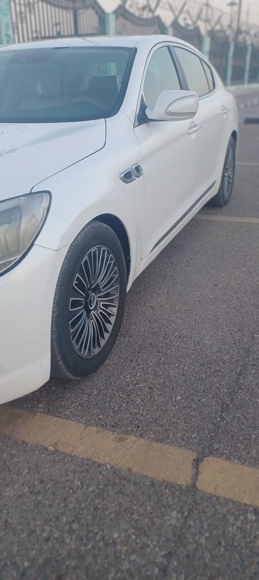 سلام عليكم كيا كوريس الفئه الثاني خليجي فول مواصفات للبيع فقط رقم بغداد بسمي انكليزي  5 بردات سيارة احلا من الصور فقط بيه تبديل باب وجاملغ امامي اصلي شركه بدون دواخل للاتصال ع الرقم *********** السعر 155وبيه مجال
