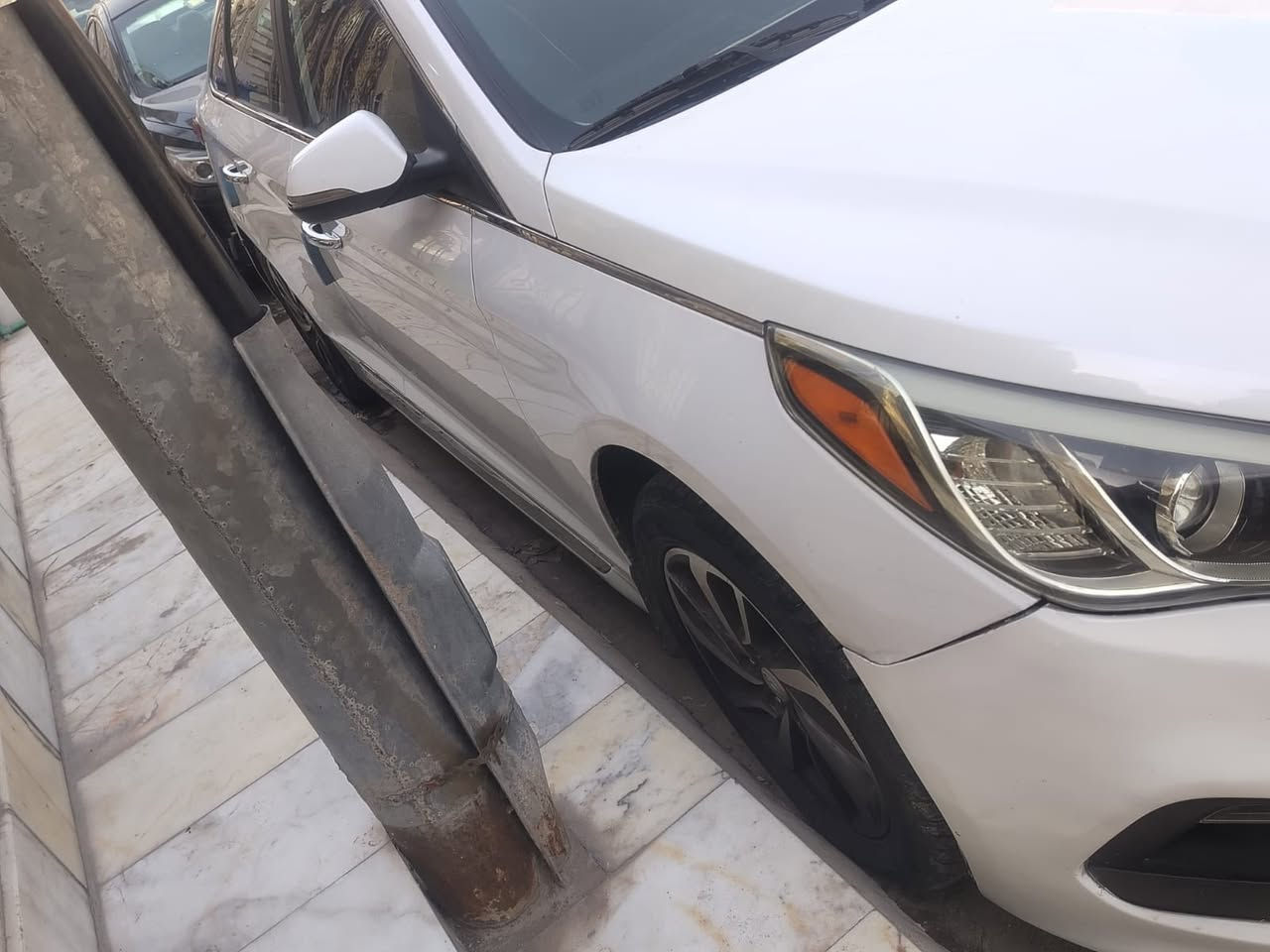 سوناتا 2017 سبورت محرك 2000 توربو ماشية 99 الف ميل رقم بغداد بأسمي الهزة تنتهي بشهر الرابع السيارة بيه تكشير بسيط محرك وكير مكفولات مقاعد جلد مقعد السائق كهربائي الضربة بالجنطة السعر 128 وبي مجال بسيط هاتف ***********
