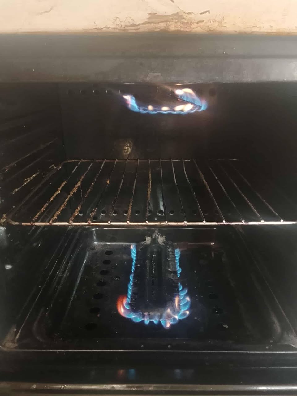 غراض للبيع الي يحب يدخل خاص


**إذا كنت صاحب هذا الإعلان وتريد حذفه لأي سبب، رجاءا أرسل رسالة إلى الدعم الفني**