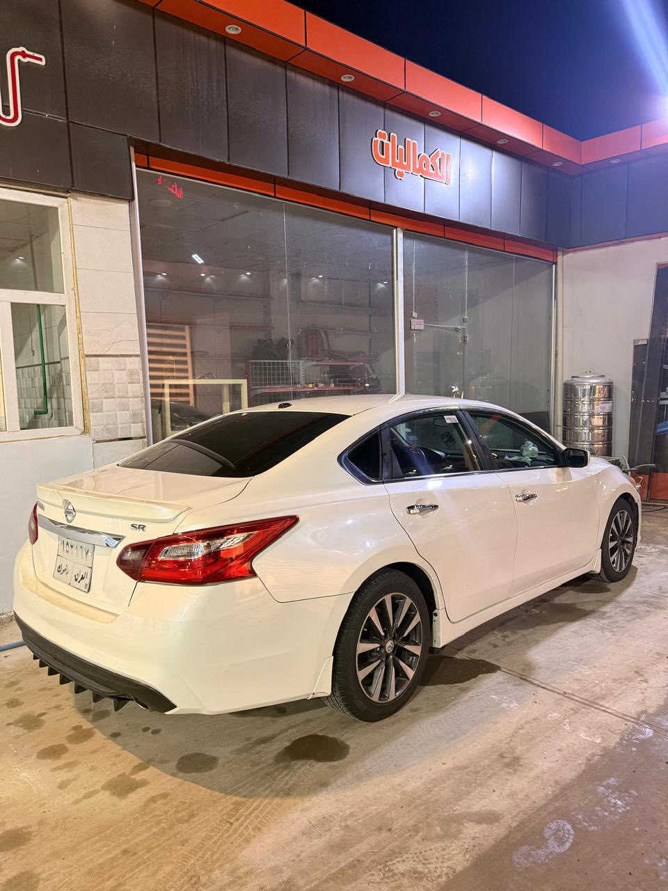 السلام عليكم
نيسان التيما 2018 رقم دهوك
منضومة غاز 

المواصفات
بصمة ابواب
مانع انزلاق 
تحكم استيرن
مثبت سرعة 
كشن كهرباء
كاميرا خلفية 
الحادث موضح بالسونار بدون دواخل نهائياً  بدون ايرباك كلة سليم 
گير محرك 

السعر123  بيها مجال بسيط
المكان ديالى /بعقوبة  للاستفسار الاتصال
***********
