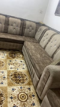 تخم • حي اور • نضيف