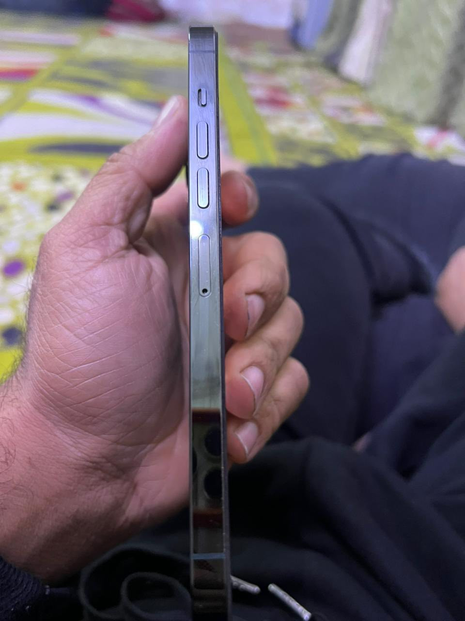 سلام عليكم ايفون 13برو ماكس  بطاريه 90 ذاكره واحد تيره  يعني 1000 كيكه  650وبي مجال ***********
