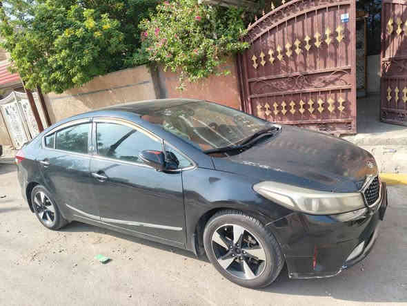 السلام عليكم سيراتو خليجي 2017 
فول ١/١   لون اسود 
محرك 2000 دووش 

( فتحة ـ بصمة - تبريد وتدفئة قطعتين ـ تبريد وتدفئة كشنات - مري شفط - خزن ميموري ـ كرسي كهرباء ـ اشارة ترحيب ـ بيها شفتات كير ايضا ـ تحكمات ستيرن ـ شاشه اعطال واندرويد ـ مثبت سرعه ـ صندوق ذكي فتح عن بعد  كل مواصفات الفول بيها مابيها كل نقص )

* فقط يرادلها صبغ حزام بسبب جراد اللون ولتتصل تكطع سعر ب الاتصال تعال شوف وبيك خير وادلل 

للاستفسار *********** بغداد
