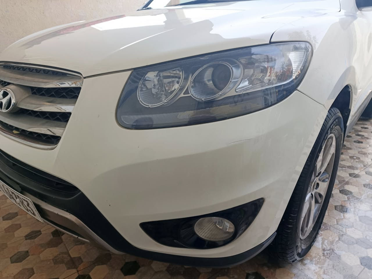 السلام عليكم ورحمة الله وبركاته
مره خصت صاحب الكروب 
سنتافي لون ابيض 
موديل 2012
فول مواصفات 
بصمه فتحه رادرات كامره خلفيه 
شاشه اندويد 
فتحت سقف 
ماشيه ١٧٠
السياره خير من الله 
مري شفط 
تخم تاير جديده 
مكان السياره بابل الحله قضاء الكفل 
***********
رقم صاحب السياره 
التفاصيل خاص 
السياره مال جناي 
السعر ب145
السياره فول مواصفات
