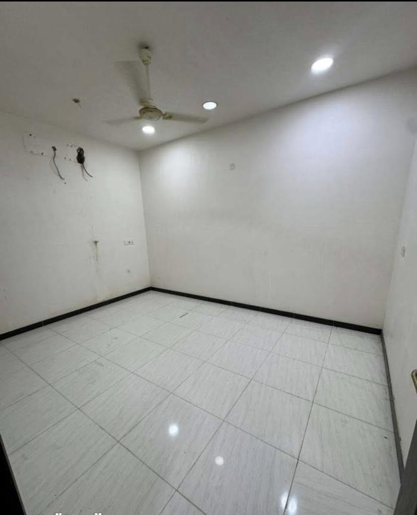 مشتمل حديث للأيجار في حي الرافدين خلف لوكاس مكان سكني مميز
مساحه 150 متر
بحتوي على غرفتين منام كبيره + صاله ومطبخ وصحيات داخليه وخارجية. بناء حديث ديلوكس للعوائل فقط ..
سعر الايجار 700 الف شامل الماء والكهرباء للأستسفار الاتصال على الرقم . ***********
