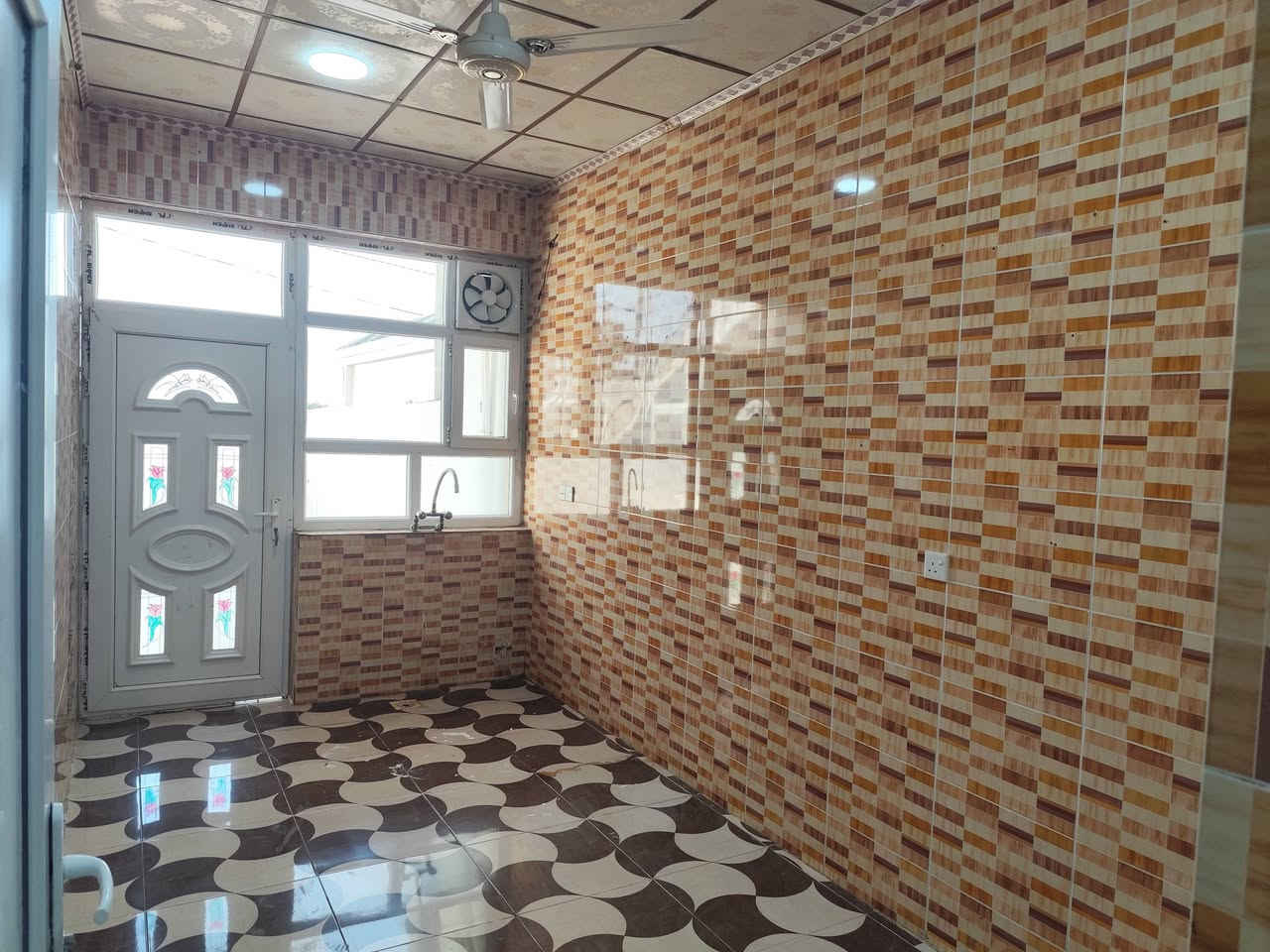 #خانوی_زۆرشاز بۆ فرۆشتن  بەردەم چۆڵ قاتتوونیو
ناونیشان  قەزای  ڕزگاری سمود
🔷 گەڕەکی سەنگاویەکان 
🔷 نزیکی مزگەوتی پیشەوا 
🔷 ڕووبـەری 6 بـە 20 = 120 مـەتـرە
🔷 ڕێگەپێدانە
🔷 ڕووی لـە خۆری بەیانیە
🔷 قاتی سەرەوەی سێ ژووری حماتوالیت

🔴 ژوورەکـانـی ئـەم خـانـووە پـێـکـھـاتـووە لـە ⬇️

🔵 ژووری مـیـوان
🔵 مـطـبـغ
🔵مسـاعـد مـطبـغ
🔵 هـۆڵـێـک
🔵 دوو ژووری نـووسـتـن
🔵 ڕۆشـنـایـی  
🔵 مـشـتـەمـەلـات

بۆ زانیاری زیاتر پەیوەندی بکەن
ژم***********
ژم***********
