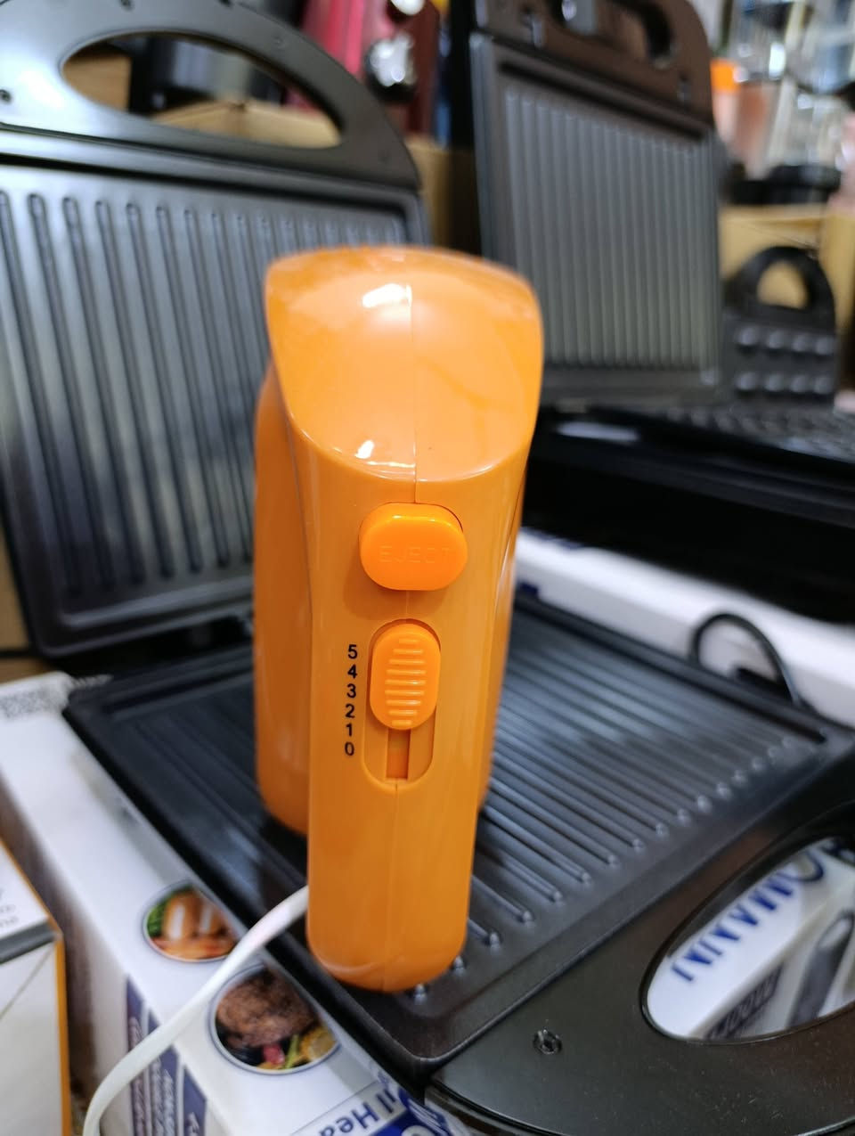 بسم الله ماشاء الله اجهزة كهربائية غير مستخدمه مواد منزلية توصيل موجود جميع محافظات  العراق ومحافظة واسط الفين دينار


**إذا كنت صاحب هذا الإعلان وتريد حذفه لأي سبب، رجاءا أرسل رسالة إلى الدعم الفني**