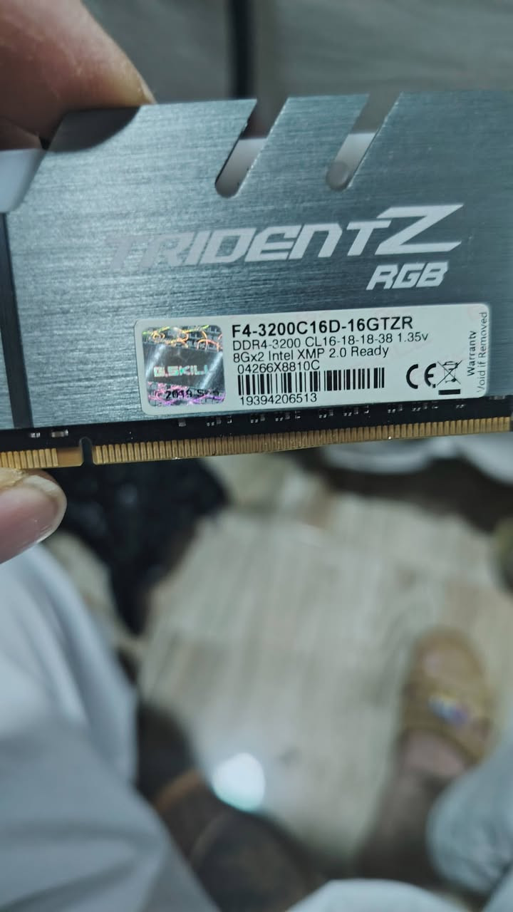 السلام عليكم رامات مثل ماموجود بل صوره RGB2×8=16GB
F4-3200C.16D.
DDR4
السعر ١٢٠ الف يوجد توصيل مستخدم وليس جديد التواصل على الخاص
تحياتي للجميع


**إذا كنت صاحب هذا الإعلان وتريد حذفه لأي سبب، رجاءا أرسل رسالة إلى الدعم الفني**
