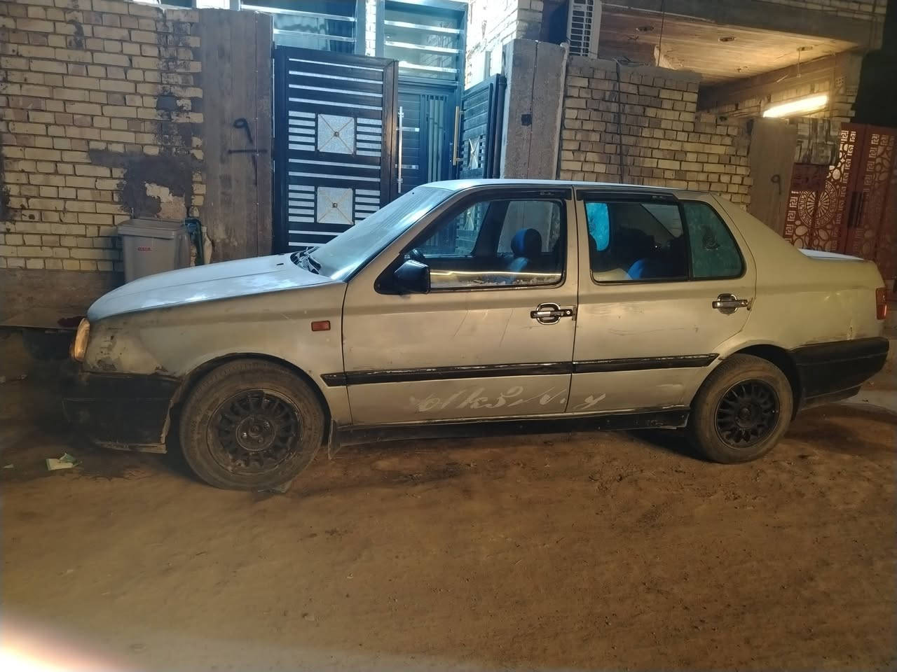 سلام عليكم
كولف فنتو
مويل 1994
لونه جارد
المكان بغداد الدوره
للبيع للاستفسار 
***********
