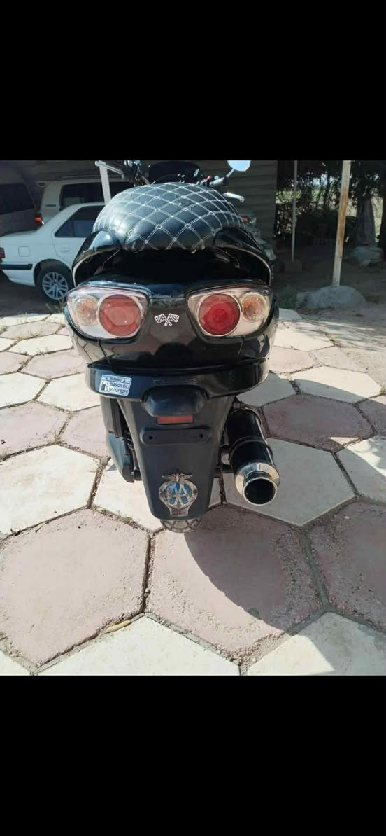 السلام عليكم , فورزه 09
حله، فقط
محرك ناعم وما بيه أي دخان أو صوت ، مجفته بسبب تاخير دهن عليهه.
أوتوماتيك فقط كير ملغي.
الدراجة ماشية ومجربة سفر، كلشي بيها مرتب.
صوت الهورن والكهربائيات كاملة.
استهلاك بنزين اقتصادي جداً ومناسبة السفر داخل المدينه الصيانات الدورية مسويها آول بآول.
الدراجة جاهزة للاستعمال.
السعر 750وبي مجال بسيط .أو مراوس ب كير حسب القناعه للاستفسار خاص متواجد 24 ساعه


**إذا كنت صاحب هذا الإعلان وتريد حذفه لأي سبب، رجاءا أرسل رسالة إلى الدعم الفني**