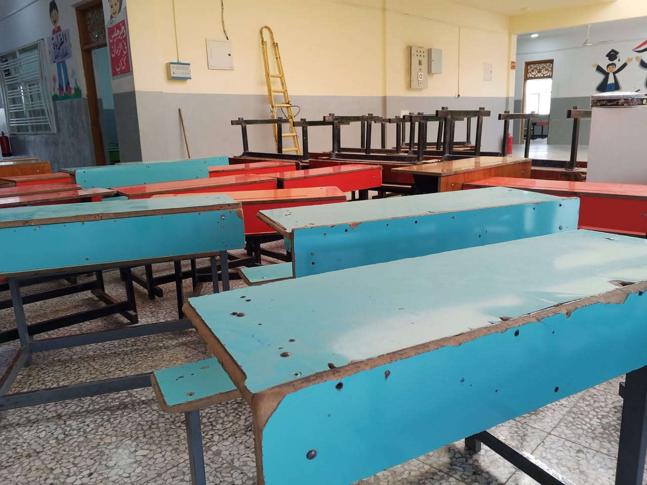 السلام عليكم
رحلات مدرسية نفرين للبيع مستعمل 

نضيفات واسعار مناسبة سعر الرحله ب١٠ 

الاستفسارات مراسلة الحساب 

او الاتصال على الرقم ***********
