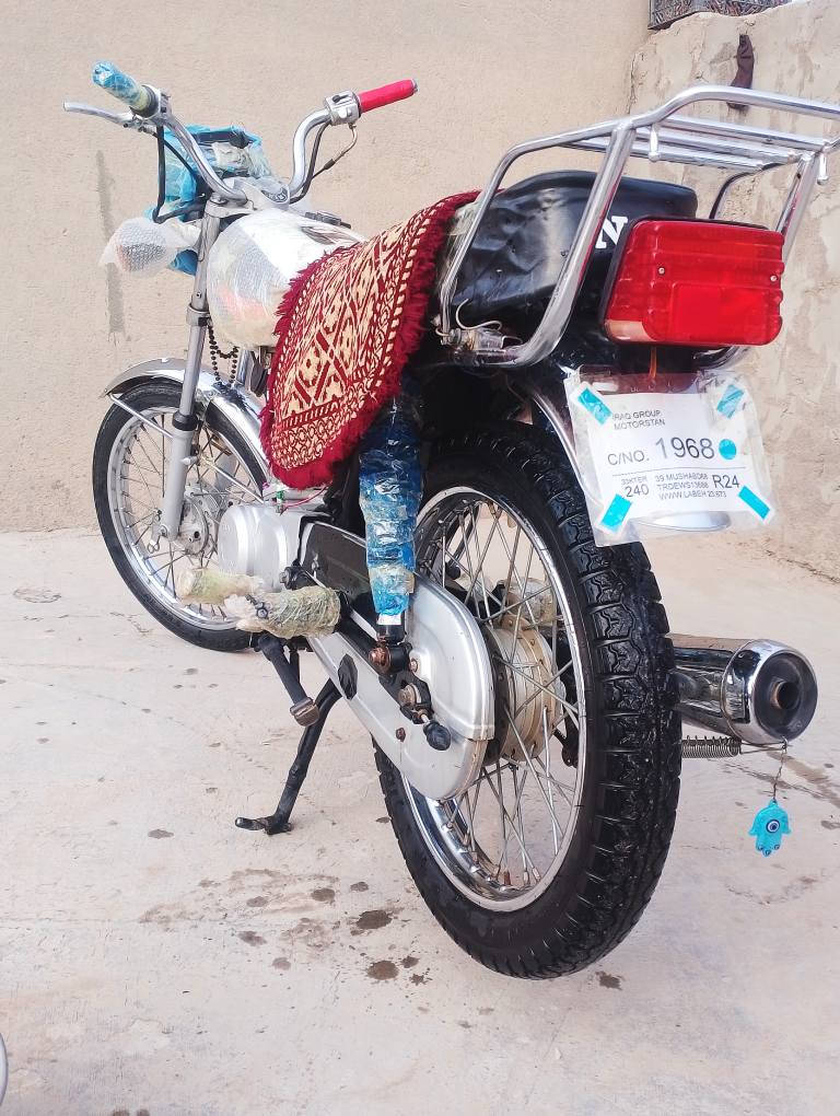 السلام عليكم نامه كلك  للبيع شلعه ومعدل فول  مكان القاسم سوق دوهان السعر 375 وبيها مجال ***********
