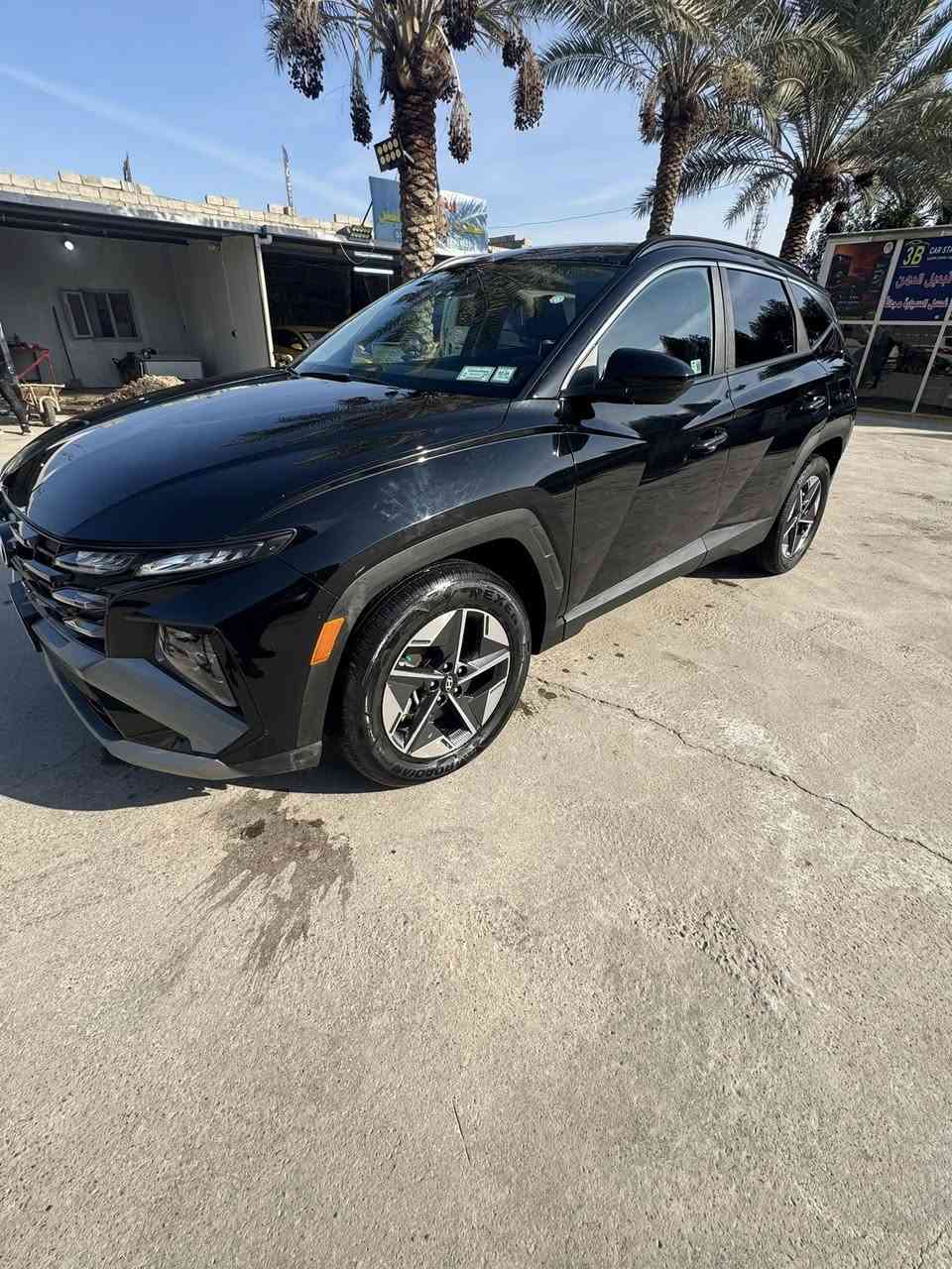 السلام عليكم للبيع فقط...
يرحم والديك اقره التفاصيل كلها يلا تخابرني كلشي موضح

توسان 2025 وارد امريكي دخول جديد بدون رقم 
ماشية 3 الاف  يعني زيرو بدون ايرباك بدون تبديل 
السيارة ليبل واحد كلها بلادية حتى الدعاميات 
فقط صبغ نص الجنطه على كد الضربة السياره كلش جديدة واحلى من الصور 
مواصفات...
بصمة تشغيل وابواب 
تشغيل عن بعد 
دبل بصمة بلادية 
ترحيب وانارة باليدات 
جنطة كهرباء 
كرسي كهرباء 
هاند بريك دكمة
شحن لاسلكي 
مخرج تايب سي سريع 
اوتو هولد 
تبريد قطعتين ومنفصل
تدفئة مقاعد امامية  
رادارات امامي جانبي خلفي 
قيادة ذاتية وتحديد مسار
شاشة متصلة كامرة دواره 
3انظمة قيادة
السيارة ع ايدي وكلش جديدة 
صور الحادث مرفقة بالمنشور 

سعرها 220
مكانها بالدورة 
☎️***********
