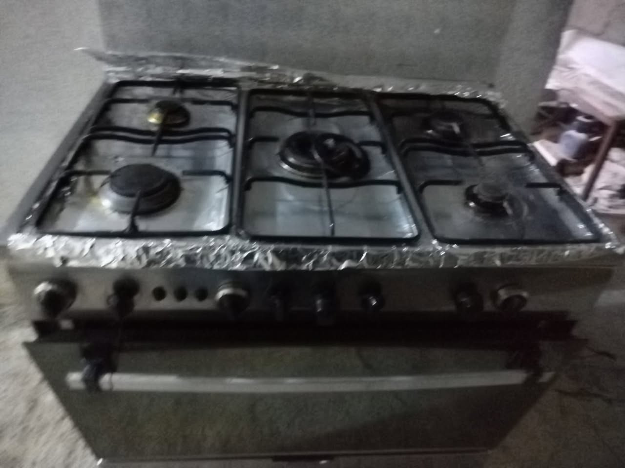 طباخ 5 عيون كله شغال وتمام فقط الباب ما تنسد
*********** واتساب فقط
