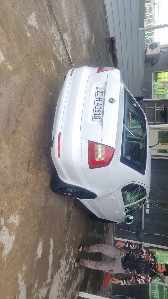 سەرەتا بە ناوی خوای گەورە 
شکۆدا 
مۆدیل2011
گێڕ عادی 
مەکینەی ٢٠ جیتا 
جام کارەبا 
سەنەوی و ڕەقەمی تازە2030
سەیارەکە زۆر جوانە وماڵی دۆستە کەمێک پێشی تەقەی هەیە
سەیارەکە بیلاد تەکسیە کراوە بە سپی لەسەر ساخی بێ دەعم. و لیدراوی پێشی قرچێکی هەیە 
نرخی 58 نعامەلە یەکی کەم
☎️*********** السليمانية, العراق
