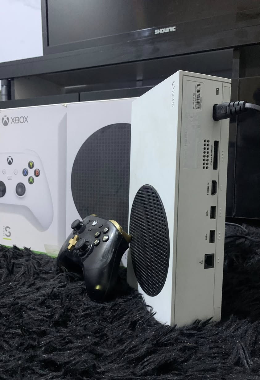 السلام عليكم ورحمة الله وبركاته
للبيع 

Xbox series s 512 ssd هارد

بي اشتراك شهر 

السعر ٣٧٠ بي مجال للأستفسار اكثر الاتصال ع الرقم ***********
