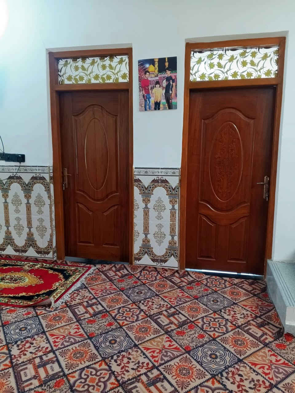 سلام عليكم  بيت للبيع طريق دغاره ديوانيه مجمع النسيب مساحه300متر ***********
بي واتساب
